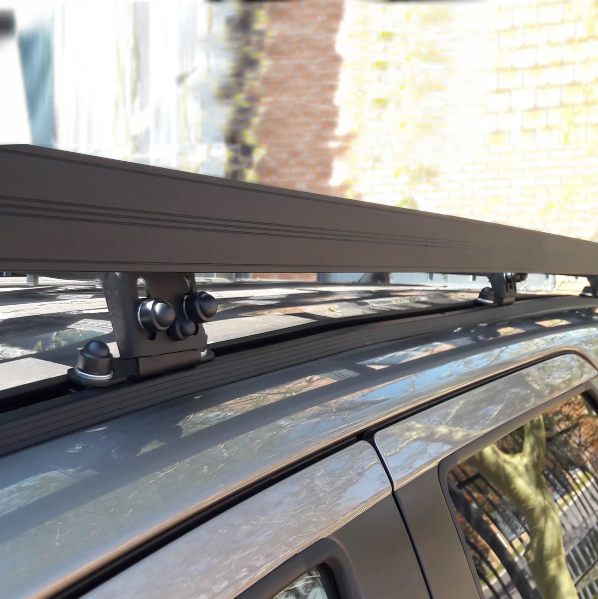 Roof Rack for Land Rover Discovery 3 & 4 by Big Country