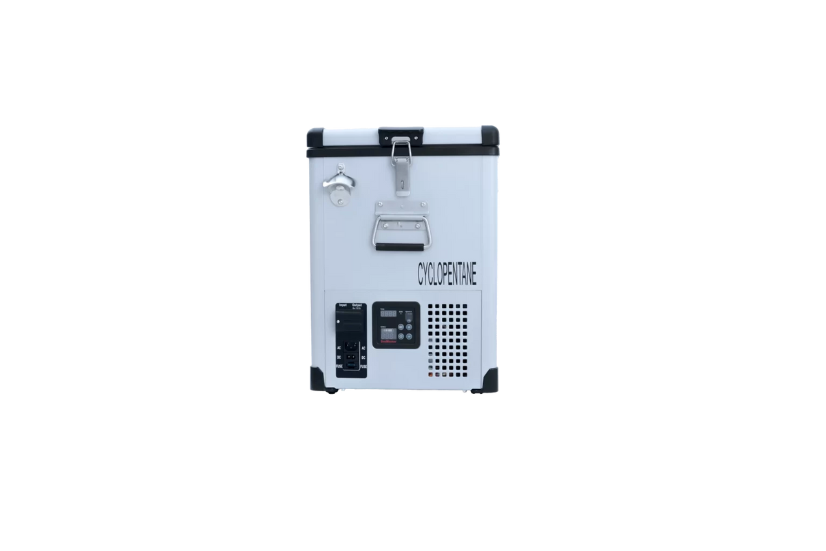 42L SINGLE COMPARTMENT POWDER COATED FRIDGE/FREEZER by Snomaster