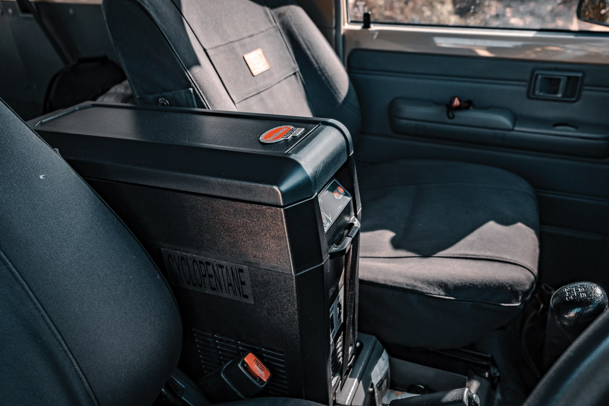 12L SINGLE COMPARTMENT PORTABLE FRIDGE/FREEZER by Snomaster
